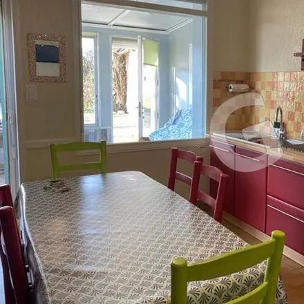 Rent this 4 bed house on L'Aiguillon-sur-Mer in 2 Rue du Général Leclerc, 85460 L'Aiguillon-sur-Mer
