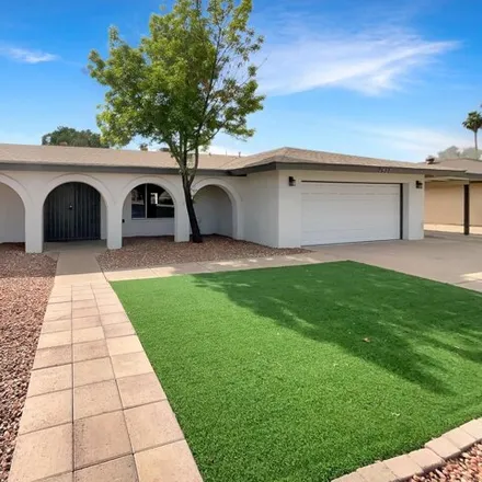 Buy this 3 bed house on 2525 East Del Rio Drive in Tempe, AZ 85282