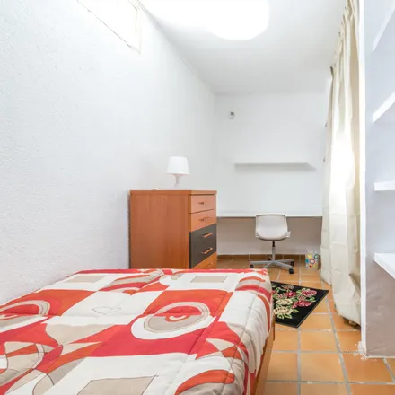 Image 2 - Calle Esla, 28670 Villaviciosa de Odón, Spain - Room for rent