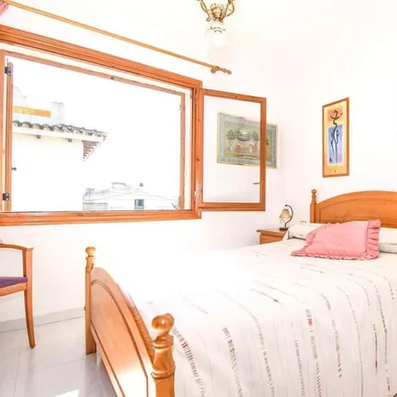 Rent this 3 bed townhouse on 43883 Roda de Berà