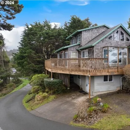 Buy this 3 bed house on South 36th Street in Lincoln City, OR 97367