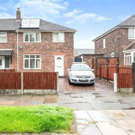 Buy this 3 bed townhouse on Fleet Lane in Ashtons Green Drive, St Helens