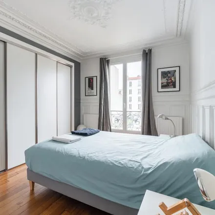 Rent this 3 bed apartment on 75020 Paris