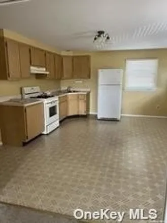 Rent this 3 bed duplex on 3827 Hahn Avenue in Levittown, NY 11714