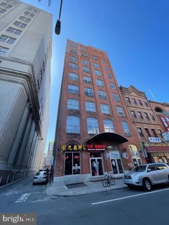 Buy this 2 bed condo on 186 North Hutchinson Street in Philadelphia, PA 19107