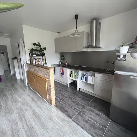 Rent this 2 bed apartment on Rue du Château in 78740 Vaux-sur-Seine, France