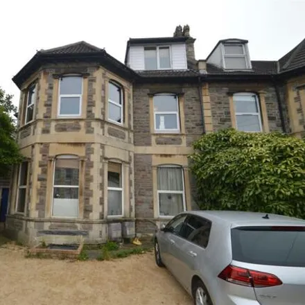 Rent this 5 bed room on 113 Chesterfield Road in Bristol, BS6 5DB