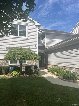 Buy this 3 bed condo on 2138 Carriage Hill Cir in Lapeer, Michigan