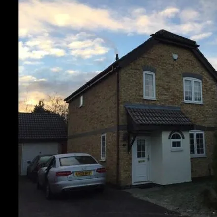 Rent this 3 bed house on 27 Turnstone Close in Sindlesham, RG41 5LQ