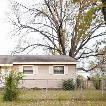 Rent this 3 bed house on 2903 Loma Dr in Little Rock, Arkansas