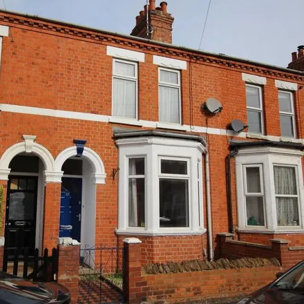 Rent this 3 bed townhouse on 23 Bruce Street in Northampton, NN5 5BQ