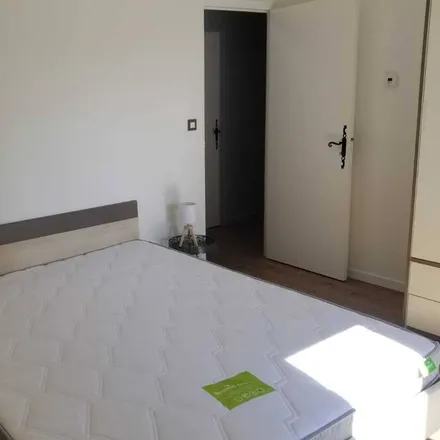 Rent this 3 bed house on 07300 Tournon-sur-Rhône