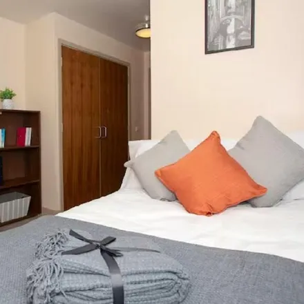 Rent this 5 bed apartment on Marble Street in Leicester, LE1 5XD