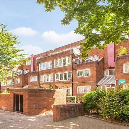 Rent this 3 bed apartment on Ossulston Street in London, NW1 1EY