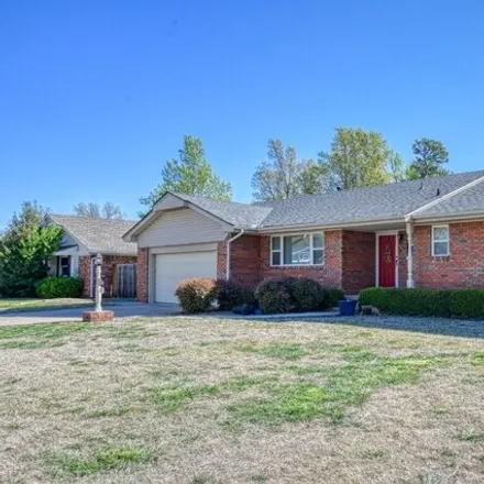Buy this 3 bed house on 375 Westchester Circle in Norman, OK 73069