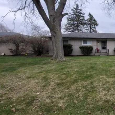 Buy this 3 bed house on 3066 Silverstone Lane in Waterford Township, MI 48329