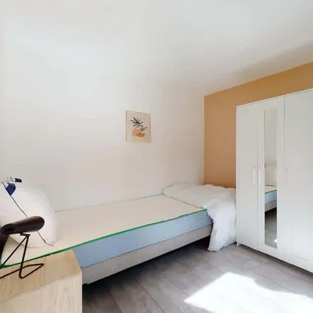 Rent this 4 bed room on 143 Boulevard Jean Jaurès in 92110 Clichy, France