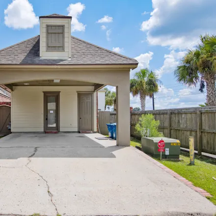 Buy this 3 bed house on 100 Coconut Grove Circle in Lafayette, LA 70508