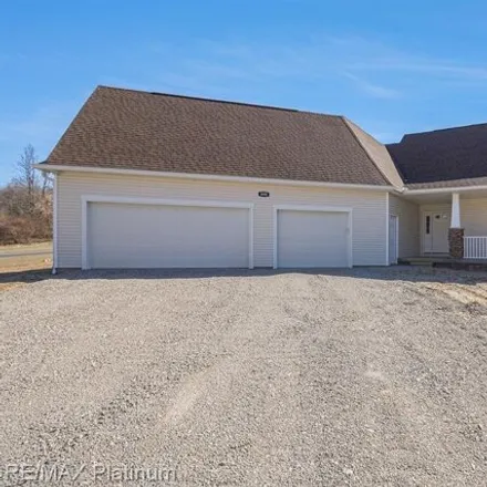 Buy this 3 bed house on Rolling Acres in Hartland Township, MI 48353
