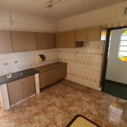 Buy this 5 bed house on Avenida João Naves de Ávila in Centro, Uberlândia - MG