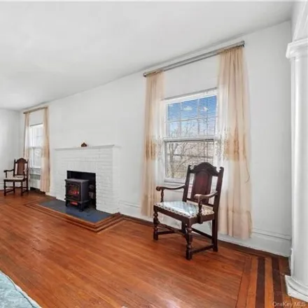 Image 4 - 472 Warburton Avenue, City of Yonkers, NY 10701, USA - House for sale