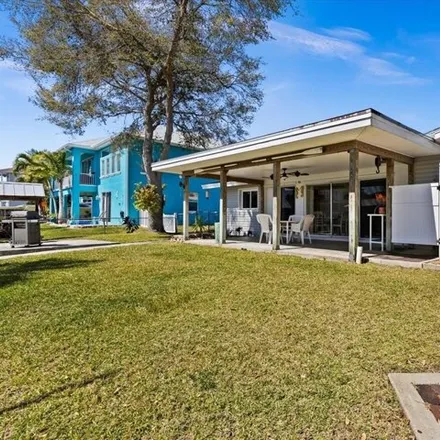 Image 4 - 137 West Martin Luther King Jr Drive, Tarpon Springs, FL 34689, USA - House for sale