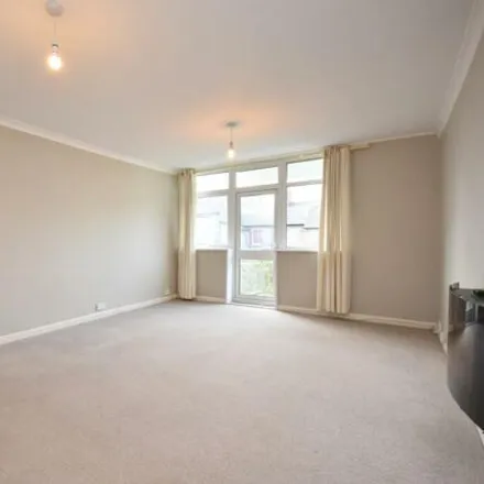 Image 2 - Kymin Road, Penarth, CF64 1AQ, United Kingdom - Apartment for sale