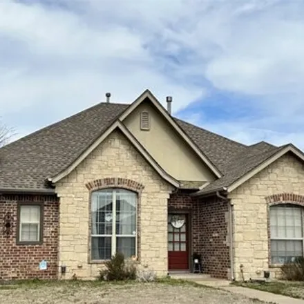 Rent this 3 bed house on 775 Kelsi Drive in Moore, OK 73160
