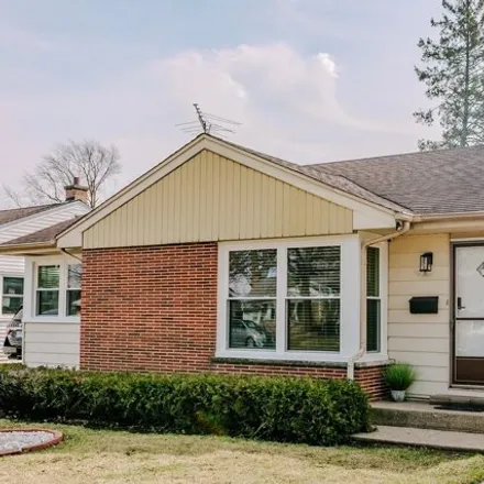 Rent this 3 bed house on 1269 Wayne Drive in Des Plaines, IL 60018