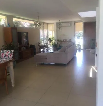 Buy this 4 bed house on Dorrego in Quilmes Este, 1878 Quilmes