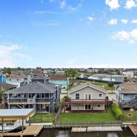 Image 2 - 421 Pompano Street, Bayou Vista, Galveston County, TX 77563, USA - House for sale