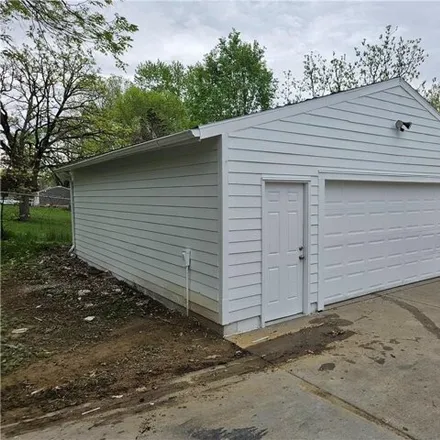 Image 3 - 1901 East 32nd Court, Des Moines, IA 50317, USA - House for sale