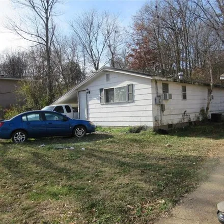 Image 1 - 1613 Wallace Street, Poplar Bluff, MO 63901, USA - House for sale