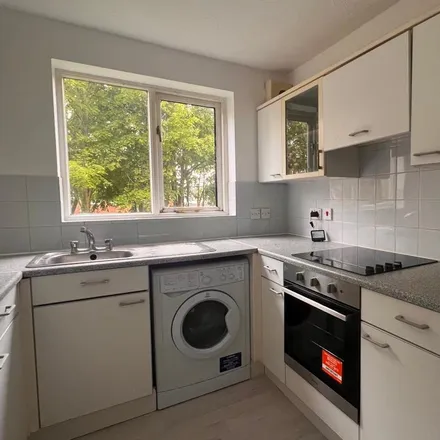 Image 4 - Ongar Road, Brentwood, CM14 4XW, United Kingdom - Apartment for rent