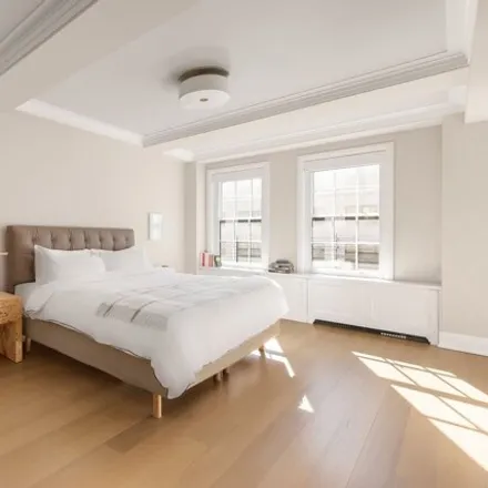 Image 3 - 141 East 88th Street, New York, NY 10128, USA - Condo for sale