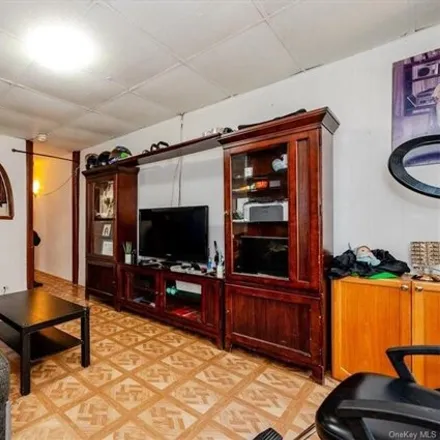 Image 5 - 950 Hoe Avenue, New York, NY 10459, USA - Apartment for sale