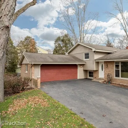 Buy this 3 bed house on 4593 River Drive in Lisle, IL 60532