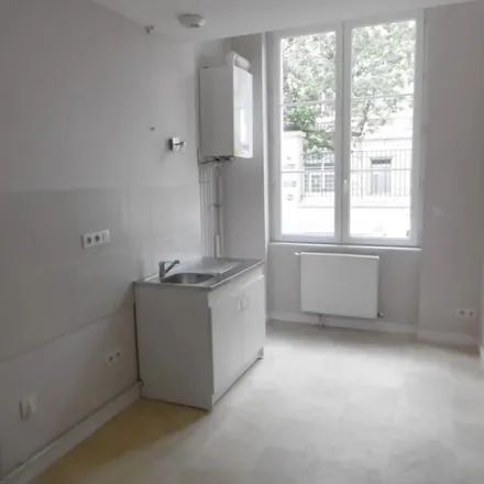 Rent this 2 bed apartment on 25 Rue des Passementiers in 42100 Saint-Étienne, France