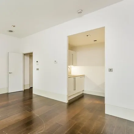 Rent this studio apartment on Suda in St Martin's Courtyard, London