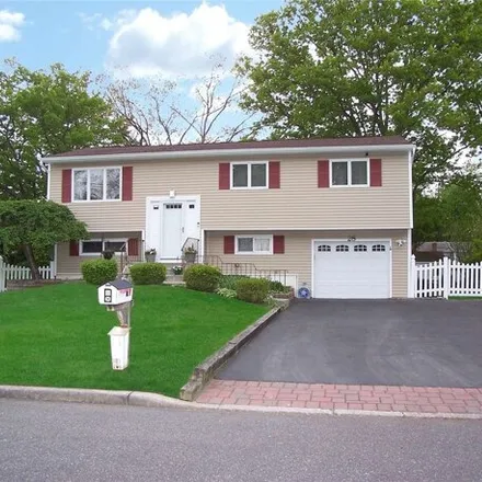 Buy this 3 bed house on 28 Fiesta Drive in Brookhaven, Suffolk County