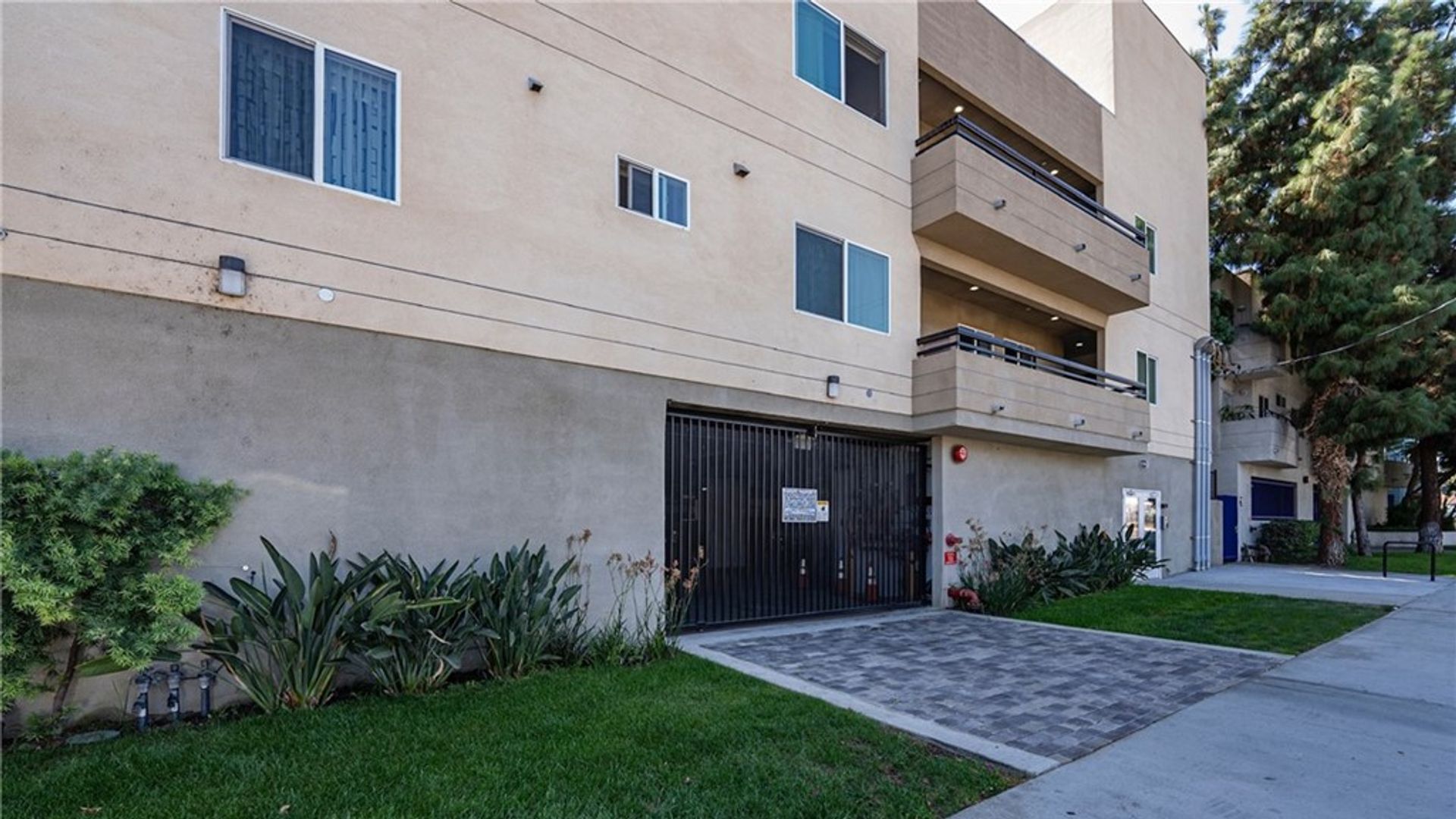 2 bedroom apartment at Vanowen St, North Hollywood, CA, USA | #37010435 ...