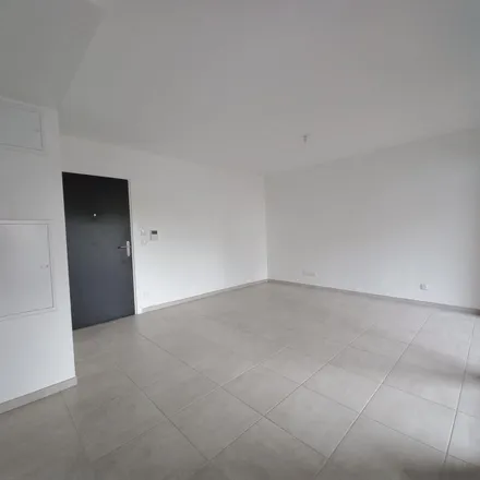 Rent this 3 bed apartment on 18 Rue Durand-Savoyat in 38000 Grenoble, France
