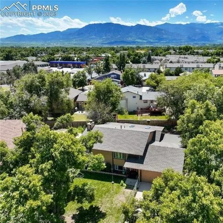 Image 3 - 2376 Middleton Court, Colorado Springs, CO 80916, USA - House for sale