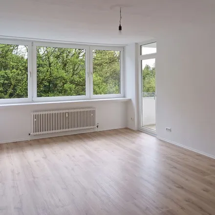 Rent this 3 bed apartment on Ubierweg 5 in 7, 9