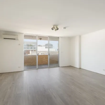 Image 2 - 136-138 Curlewis Street, Bondi Beach NSW 2026, Australia - Apartment for rent