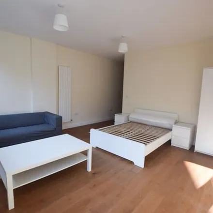 Image 2 - Pandora, Old Christchurch Road, Bournemouth, BH1 1DS, United Kingdom - Apartment for rent