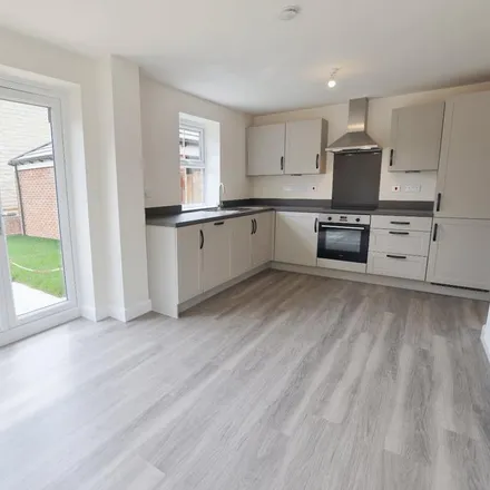 Image 2 - Willow Walk, Barnsley, S35 0ES, United Kingdom - House for rent