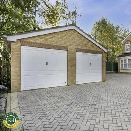 Buy this 4 bed house on Coppicewood Court in Loversall, DN4 8SF