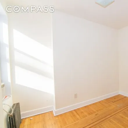 Rent this 3 bed house on 357 East 58th Street in New York, NY 10022