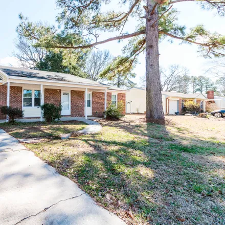 Rent this 3 bed house on 1212 Castle Drive in Humphrey, Onslow County